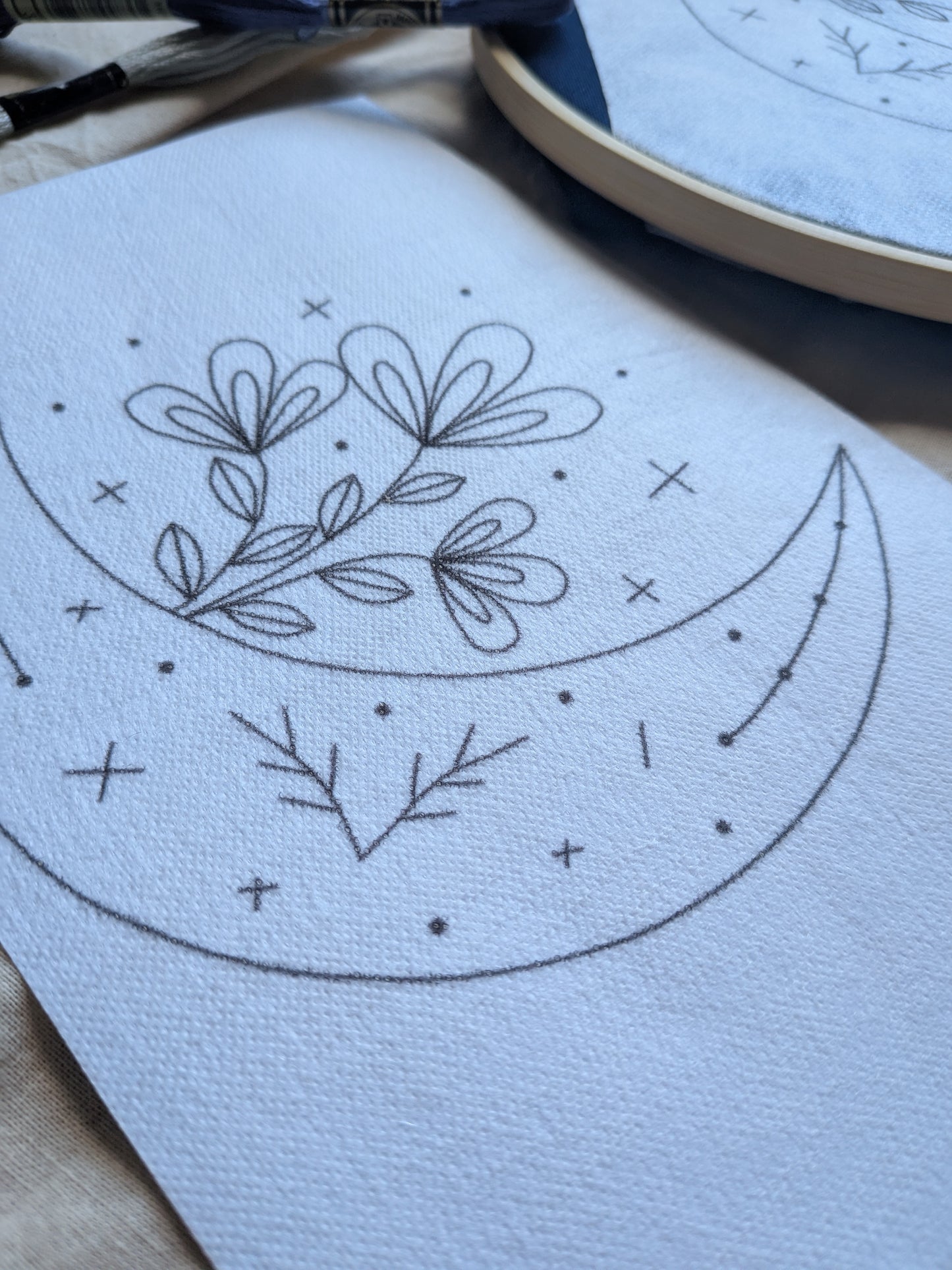 Lune / Motif de broderie hydrosoluble- collection Cosmos